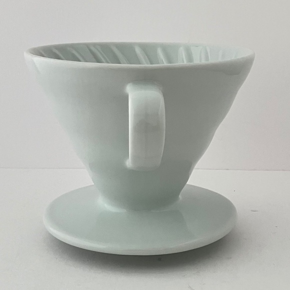 Hario V60 Ceramic Coffee Dripper Pour Over Cone Coffee Maker Size 02, White - Picture 10 of 13